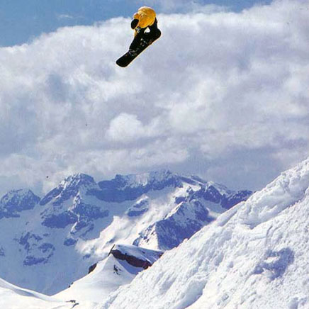 quarter pipe - backside air - les 2 alpes (FR) - photo : eric bergeri